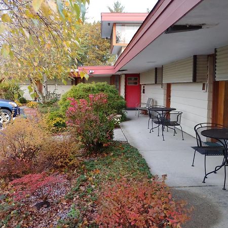 The Usonian Inn Llc Spring Green Exterior photo