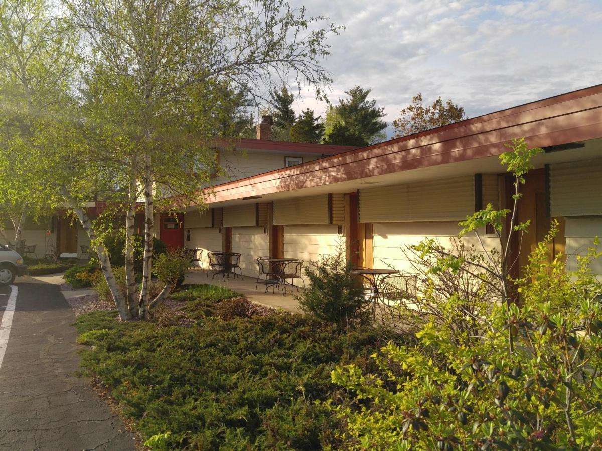 The Usonian Inn Llc Spring Green Exterior photo
