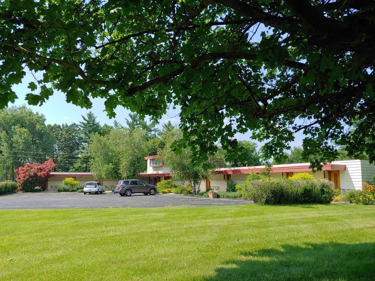 The Usonian Inn Llc Spring Green Exterior photo