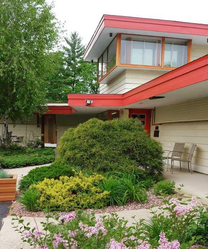 The Usonian Inn Llc Spring Green Exterior photo